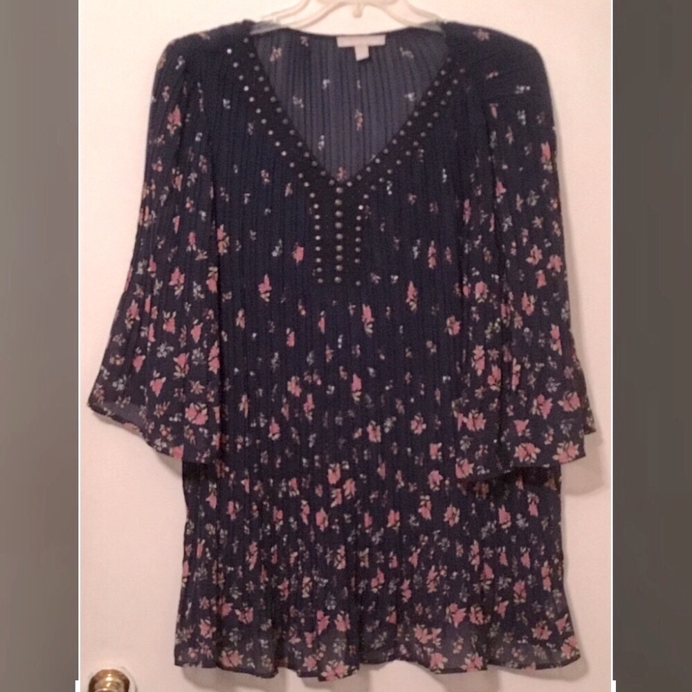 WOMAN WITHIN Size 1X 22-24 Navy Blue, With Pink Flowers, Tunic Blouse Top. NICE!